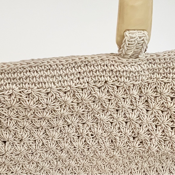 Vintage white cream crochet handbag summer vacation beach purse acetate handles - Picture 4 of 14